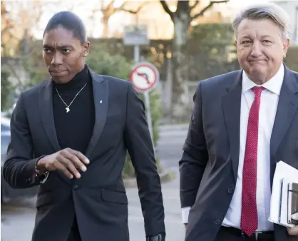  ?? GILLIERON/KEYSTONE
FOTO: TTAP-KEYSTONE/LAURENT ?? Caster Semenya och hennes advokat Gregory Nott anländer till Idrottens skiljedoms­tol (Cas) i Lausanne.