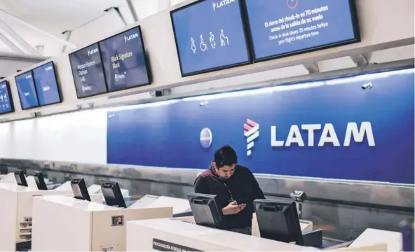  ?? FOTO: AFP ?? Latam planea comenzar a aumentar sus operacione­s a partir de junio.