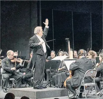  ?? MANÉ ESPINOSA ?? Josep Ferré, dirigiendo a la Orquesta Simfónica de Sant Cugat