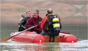  ?? ?? Hunting clues: The Barragem do Arade reservoir near Praia da Luz was searched twice in 2008 after a tip-off but nothing was found