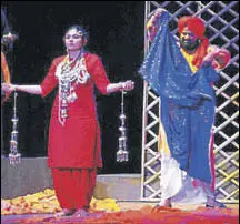  ?? ANIL DAYAL/HT ?? ‘Pul Siraat’ being staged at Bal Bhawan, Sector 23, in Chandigarh on Saturday.