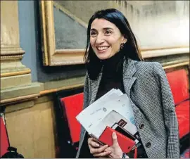  ?? EMILIO NARANJO / EFE ?? Llop arribant a la reunió de la Mesa del Senat