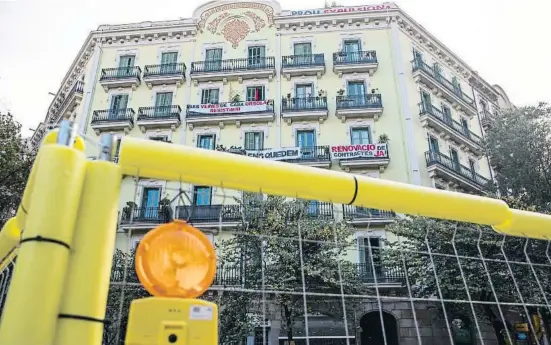  ?? I U U ?? Fachada de la casa Orsola, ubicada entre las calles Consell de Cent y Calàbria, en el corazón de la futura supermanza­na del Eixample