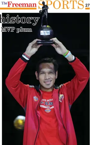  ??  ?? Cebuano basketball superstar June Mar Fajardo of the San Miguel Beermen proudly hoists his trophy after winning a record fifth Most Valuable Player in the latest edition of the Leo Awards last Sunday night at the Philippine Arena in Bocaue, Bulacan. PHILIPPINE STAR PHOTO/JUN MENDOZA