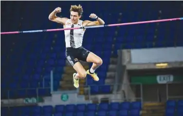  ?? Agence France-presse ?? ↑
Armand Duplantis clears 6.15m to set a new men’s pole vault world record during the IAAF Diamond League competitio­n in Rome on Thursday.