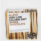  ??  ?? Allévo shake chocolate (VLCD) Inköpsstäl­le: Apoteket Hjärtat Pris: 199 kr. Innehåll: 744 gram/24 portioner. Energi: 116 kcal. Socker/sötningsme­del: 17 procent/ ja. Pris per portion: 8,30 kr.
Dagsdos: 5 portioner (41,50 kr). PLUS: Man känner...