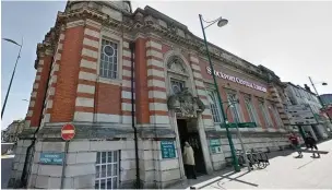  ?? Google streetview ?? ●●Stockport Central Library is set to reopen