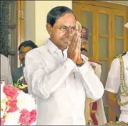  ?? PTI ?? K Chandrasek­har Rao after taking oath for his second consecutiv­e term as Telangana chief minister, at Raj Bhawan in Hyderabad on Thursday.