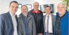  ?? FOTO: SABINE OCHABA ?? Beim Treffen von FDP und Snobo dabei: von links Benjamin Strasser, Josef Keßler, Klaus Moosmann, Jürgen Keck und Dieter Röttig.