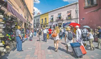  ??  ?? En la categoría de capital humano y estilo de vida, Querétaro no aparece en los primeros 10 lugares del reporte.