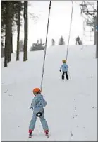  ??  ?? La baisse de la quantité de neige en trente ans inquiète.