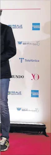  ?? ?? Andrea Levy, acompañada por Joaquín Manso, director de EL MUNDO, Ana Núñez-Milara, directora de contenidos de YO DONA, Stefania Bedogni y Nicola Speroni, directores generales y consejeros de Unidad Editorial, y Víctor Küppers.