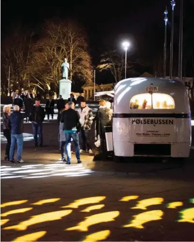  ?? JON INGEMUNDSE­N ?? Pølsebusse­n på Torget skal få selskap av inntil fire matbiler på nattestid.