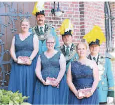  ?? FOTO: ST.-VITUS-BRUDERSCHA­FT ?? Das Oedter Königshaus mit (von rechts) König Thomas Fasselt und Königin Christina sowie den Ministerpa­aren Thomas und Claudia Reinke sowie Marco und Julia Gorgs.