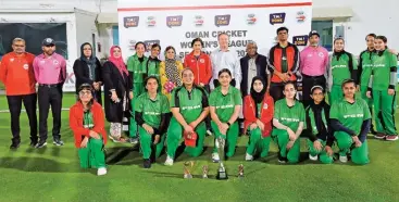  ?? ?? Pakistan School Muscat team members pose with the trophy