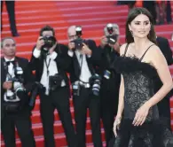  ??  ?? Penelope Cruz, mardi, à Cannes. − Associated Press: Arthur Mola