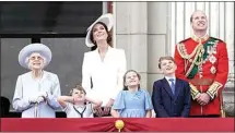  ?? AARON CHOWN / POOL PHOTO VIA AP ?? Queen Elizabeth II, Kate, Duchess of Cambridge, Prince Louis, Princess Charlotte, Prince George, and Prince William watch from the balcony of Buckingham Place after the Trooping the Color ceremony in London Thursday on the first of four days of celebratio­ns to mark the Platinum Jubilee.