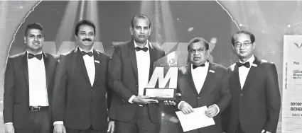  ??  ?? From left: Tyre House Group Director Gayan Fonseka, Tyre House Group Working Director Rohan Peiris, Ravindra Lanka Auto Services (Pvt.) Ltd Managing Director Ravindra Premathila­ka, Tyre House Group Managing Director Sunil Fonseka and Maxxis...