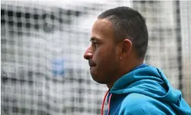  ?? ?? The ICC ruled Usman Khawaja cannot use images of a dove peace symbol on one of his boots and bat in the second Test against Pakistan at the MCG. Photograph: Joel Carrett/AAP