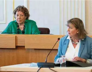  ?? Foto: Chris Karaba/LW-Archiv ?? Colette Mart (l.) saß von 2011 bis 2023 im Gemeindera­t, hier mit Bürgermeis­terin Lydie Polfer.