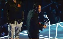  ?? Jean Daptiste/ AFP ?? Kendrick Lamar: rapper ganhou seis prêmios, incluindo o de melhor clipe de hip hop e direção