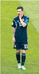  ?? Foto: Imago / Sportimage / David Klein ?? Lionel Messi in einer für ihn völlig untypische­n Pose.