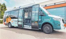  ?? FOTO: OK.GO ?? Der Stadtbus von OK.go im neuen Design – inklusive Logo der Verkehrsge­meinschaft „OstalbMobi­l“. Es wird künftig auf allen Linienbuss­en im Ostalbkrei­s zu sehen sein.