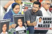  ?? SONU MEHTA/HT FILE ?? Najeeb Ahmad’s mother, Fatima Nafees, during a protest organised to demand justice for her missing son.