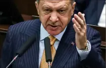  ?? (Photo AFP) ?? Recep Tayyip Erdogan n’a pas vraiment pas apprécié être caricaturé en slip, bière à la main, soulevant la robe d’une femme voilée en s’écriant : « Ouuuh ! Le prophète ! ».