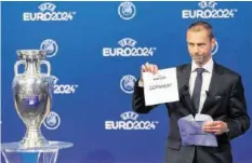  ?? KEY ?? Uefa-präsident Aleksander Ceferin verkündet den Entscheid.