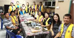  ??  ?? Standing at left and right are Penghulu Lim Eng Hock and Kho respective­ly. Seated from right are David Ling, Jessie Tang, Evelyn Biju, Jenny Yii, DrSiaTih Kong, Stanley Ling. Jason Kong, Kapitan Hun Hau Hui and Sii Bang Ee.