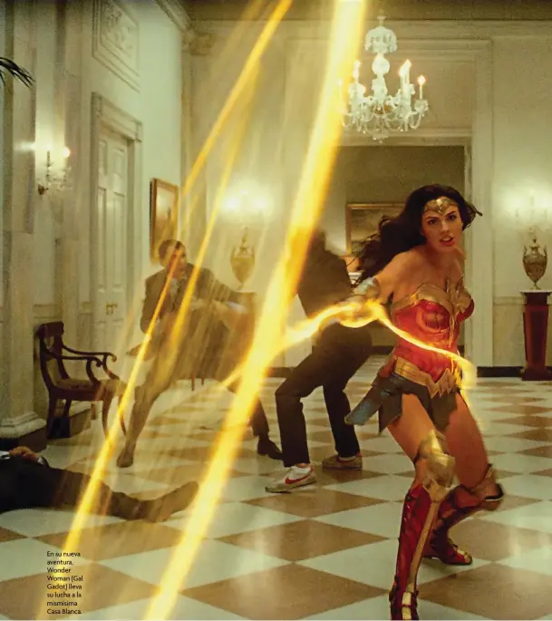  ??  ?? En su nueva aventura, Wonder Woman (Gal Gadot) lleva su lucha a la mismísima Casa Blanca.