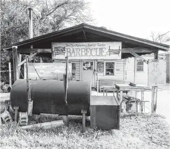  ?? J.C. Reid / Contributo­r ?? The New Zion Missionary Baptist Church Barbecue in Huntsville served East Texas-style ’cue.