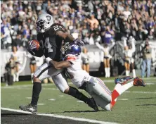  ?? Marcio Jose Sanchez / Associated Press ?? The Raiders’ Marshawn Lynch, scoring against the Giants, is averaging 4.4 yards per carry in his past three games.