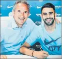  ??  ?? Riyad Mahrez, ayer con Txiki Begiristai­n