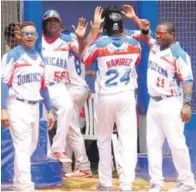  ??  ?? El equipo masculino de softbol de la República Dominicana ganó la medalla de bronce en los Juegos de Barranquil­la.