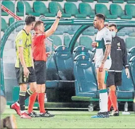  ?? FOTO: EFE ?? Jonathas, que fue expulsado, se perderá el partido de vuelta del próximo domingo