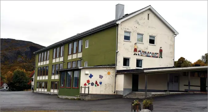  ?? FOTO: TORBJØRN O. KARLSEN ?? FOLKET SKAL SI SITT: Skjervøy skal få ny barneskole, men kommunen ønsker ikke å gå for fort fram i prosessen.