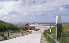  ??  ?? Nach der Sommersais­on geht es an den Stränden von Vlieland sehr ruhig zu. Die ideale Zeit für einen ausgedehnt­en Strandspaz­iergang.