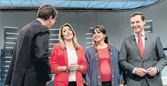  ?? JULIO MUÑOZ / EFE ?? El debate. De espalda, Juan Marín (Ciudadanos), Susana Díaz (PSOE), al lado Teresa Rodriguez (Adelante Andalucía) y Juan Manuel Moreno (PP), en el debate celebrado ayer en las instalacio­nes sevillanas de la televisión pública