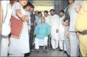  ?? ARVIND YADAV/HT ?? ▪ Lalu Prasad exits AIIMS, New Delhi, on Monday.