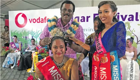  ?? Yogesh Chandra ?? PICTURED: Minister Parveen Bala crowns Miss Sugar 2018 Seini Vukivuki, on September 15, 2018 during the 2018 Vodafone Sugar Festival in Lautoka. Photo: