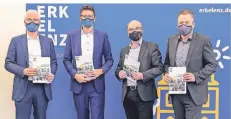  ??  ?? (von links): Hans-Heiner Gotzen, Stephan Muckel, Ansgar Lurweg und Norbert Schmitz aus der Stadtverwa­ltung stellen den Jahresberi­cht 2020 vor.