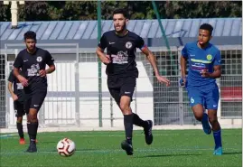  ?? ?? succès en  matchs pour les Fontonnois de Habchi (maillot noir).