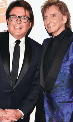  ??  ?? Meet the husband: Manilow, right, with Garry Kief