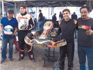  ??  ?? Manuel Álvarez y todo su equipoen el campeonato Rotax Noreste en la pista del Kartódromo Santiago Racing Track en Nuevo León.