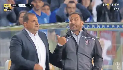  ?? ?? Vasco Matos, à direita, esteve envolvido em polémica no jogo entre o FC Porto e o Casa Pia