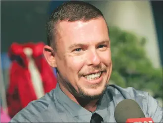  ?? Associated Press photo ?? In this May 13, 2008 file photo, British fashion designer Alexander McQueen arrives for the Los Angeles Alexander McQueen Boutique launch party in Los Angeles. A new documentar­y "McQueen" focuses on the late designer, who killed himself in 2010.