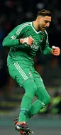  ??  ?? Esultanza Gigio Donnarumma festeggia il gol di Bonaventur­a (Getty)