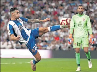  ??  ?? AL ALZA. El canterano blanco Mario Hermoso está brillando en el Espanyol y le ha llamado la Selección.